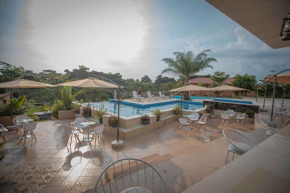 Mont Bleu Hotel Libreville Bagian luar foto