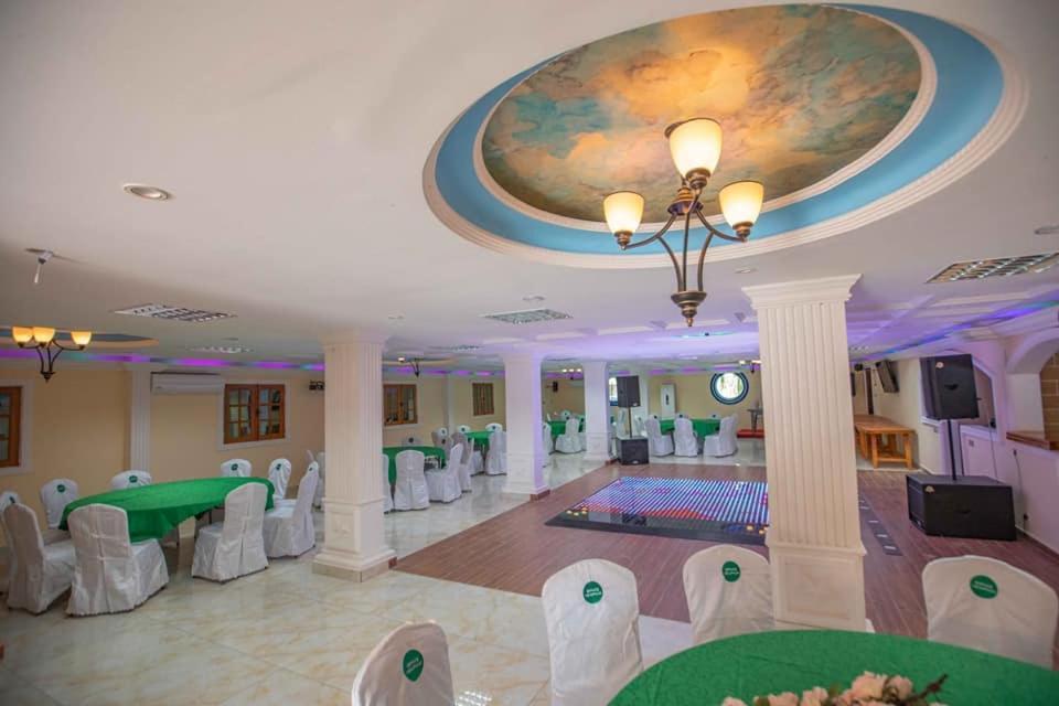 Mont Bleu Hotel Libreville Bagian luar foto