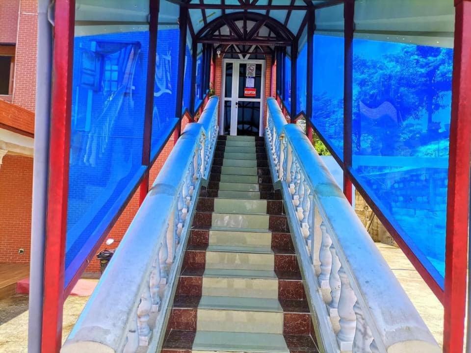 Mont Bleu Hotel Libreville Bagian luar foto