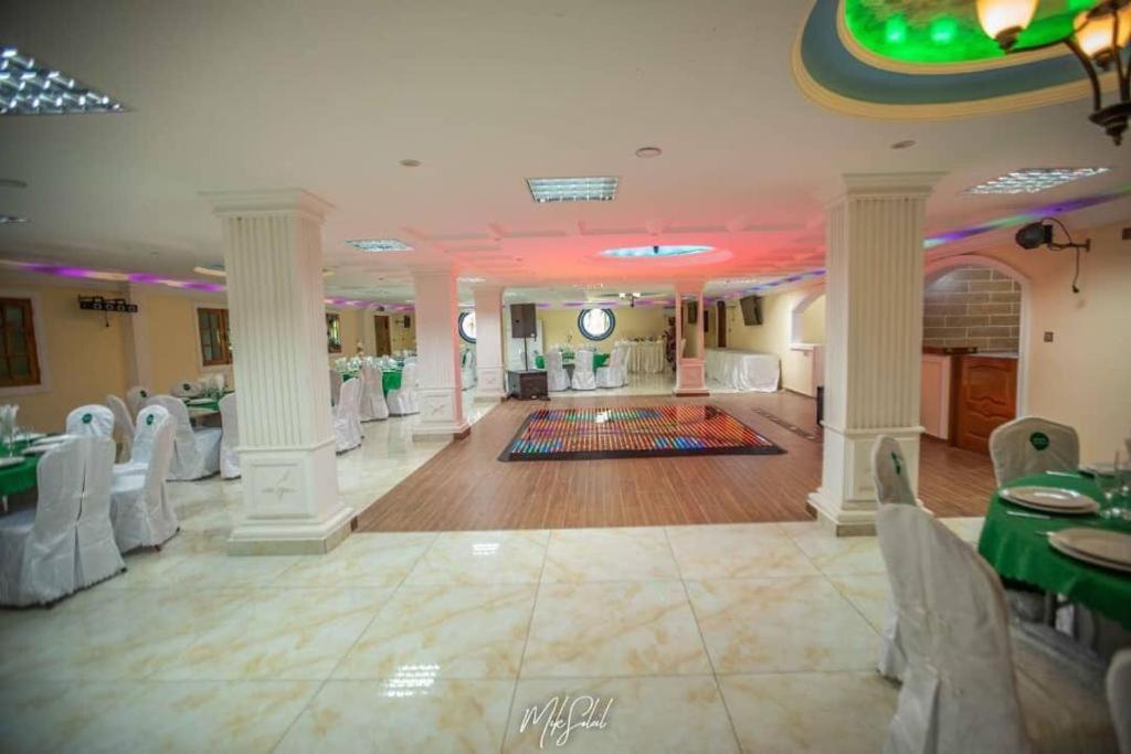 Mont Bleu Hotel Libreville Bagian luar foto